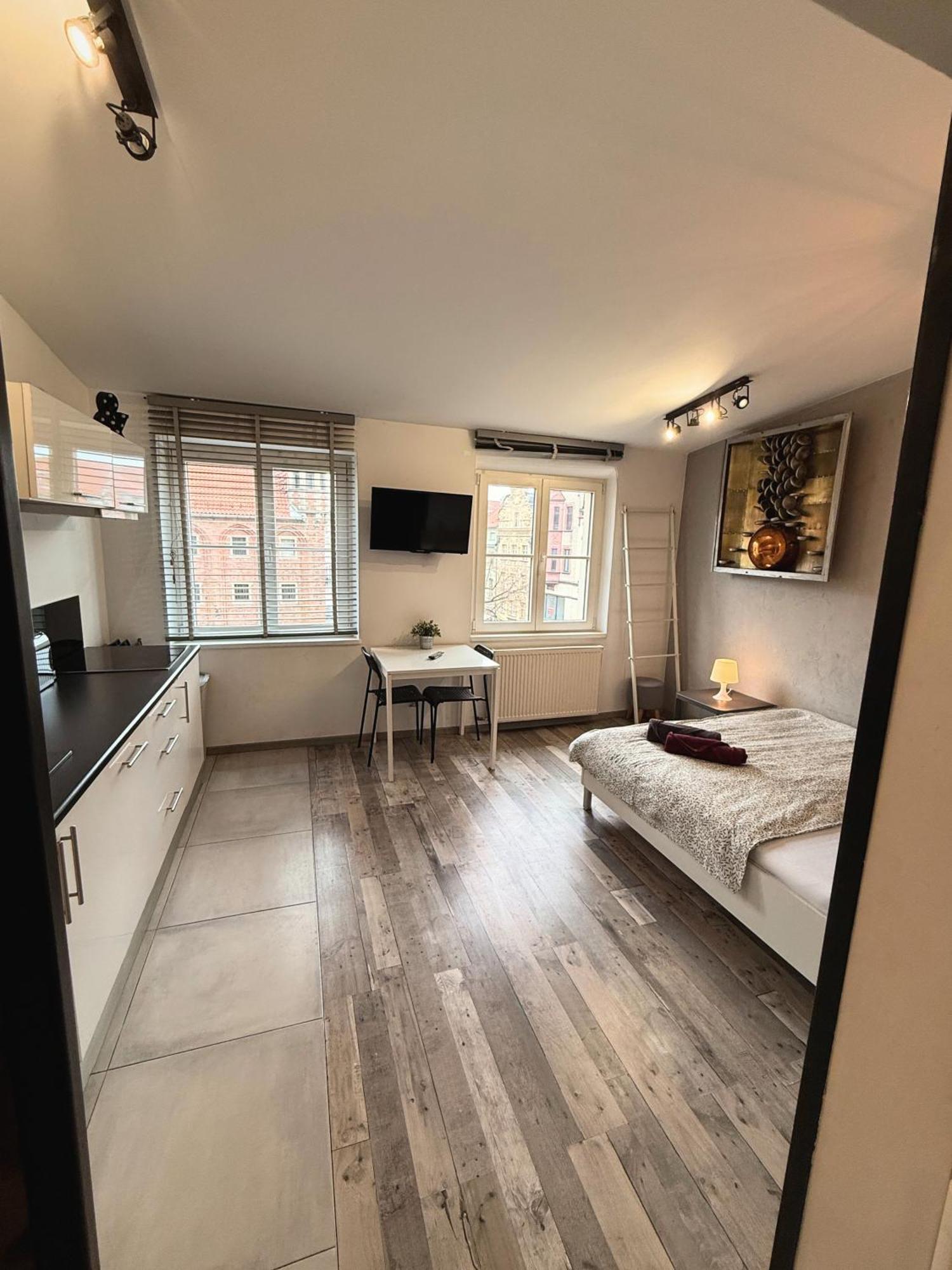Apartament Z Widokiem Na Pomnik Kopernika - Rynek Staromiejski Thorn Exterior foto