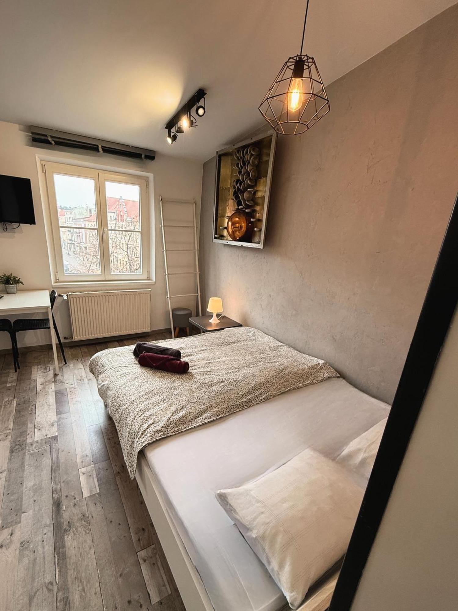 Apartament Z Widokiem Na Pomnik Kopernika - Rynek Staromiejski Thorn Exterior foto