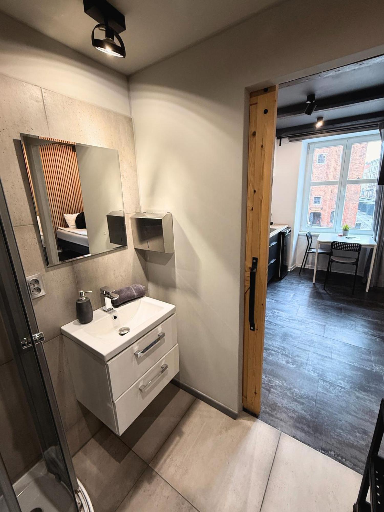 Apartament Z Widokiem Na Pomnik Kopernika - Rynek Staromiejski Thorn Exterior foto