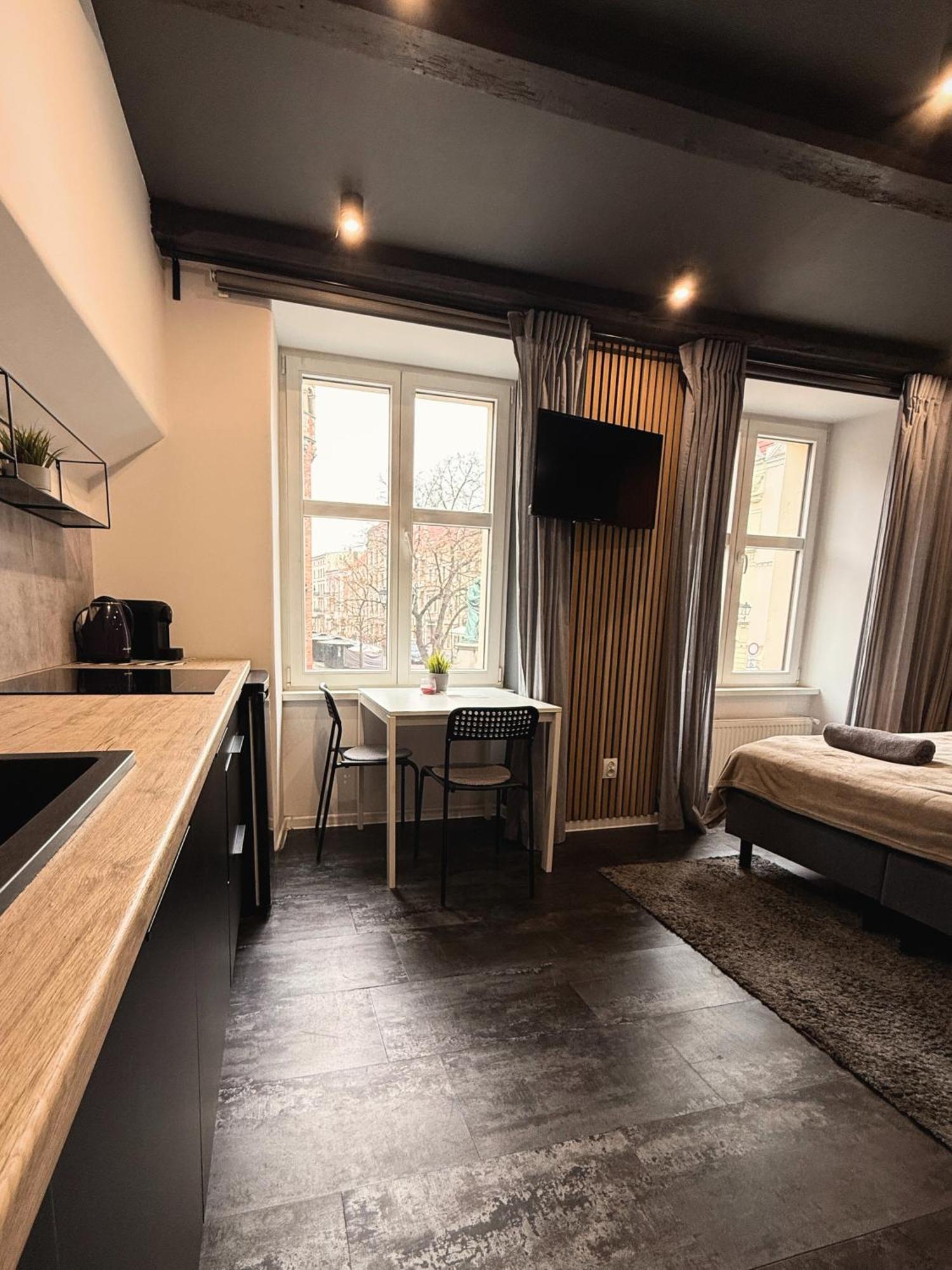 Apartament Z Widokiem Na Pomnik Kopernika - Rynek Staromiejski Thorn Exterior foto