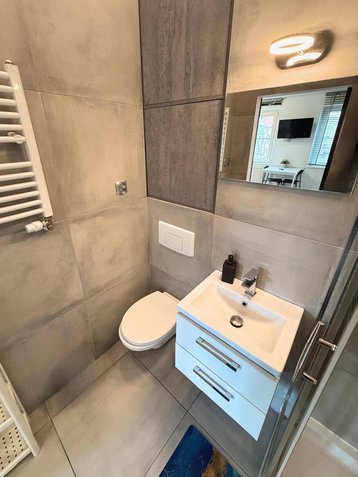 Apartament Z Widokiem Na Pomnik Kopernika - Rynek Staromiejski Thorn Exterior foto