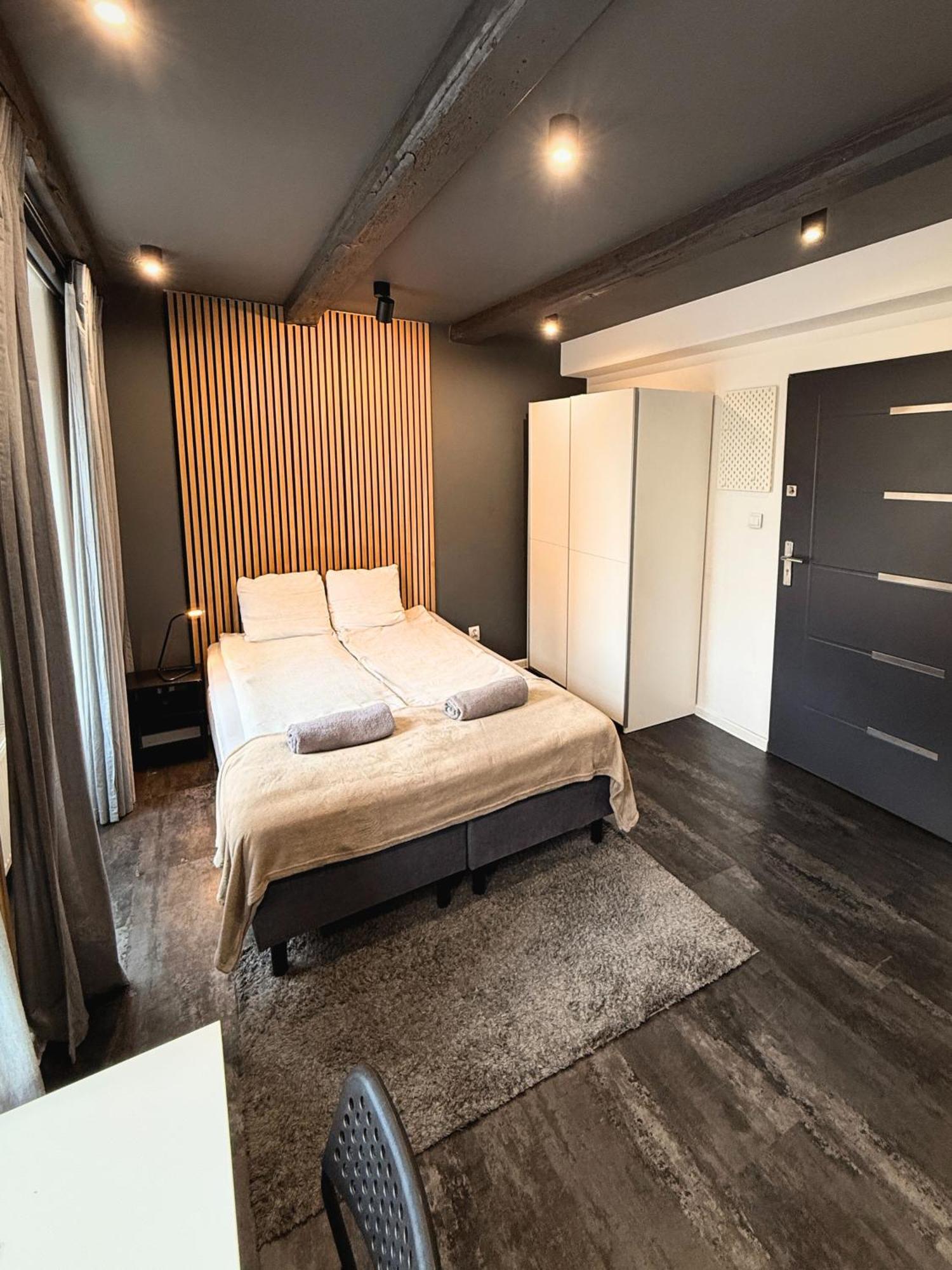 Apartament Z Widokiem Na Pomnik Kopernika - Rynek Staromiejski Thorn Exterior foto
